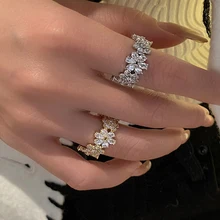 

Charm Flowers Round Rings Fashion Inlay Full Shiny Cubic Zircon Silver Luxury Jewelry For Women Wedding Party Punk Finger Ring