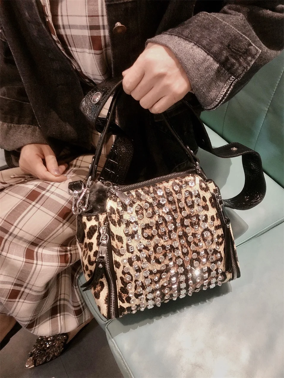 Женская сумка на плечо, женская сумка, высокое качество, модная кожаная сумка, новинка, стразы, заклепки, сумочка, Женская Повседневная сумка-мессенджер