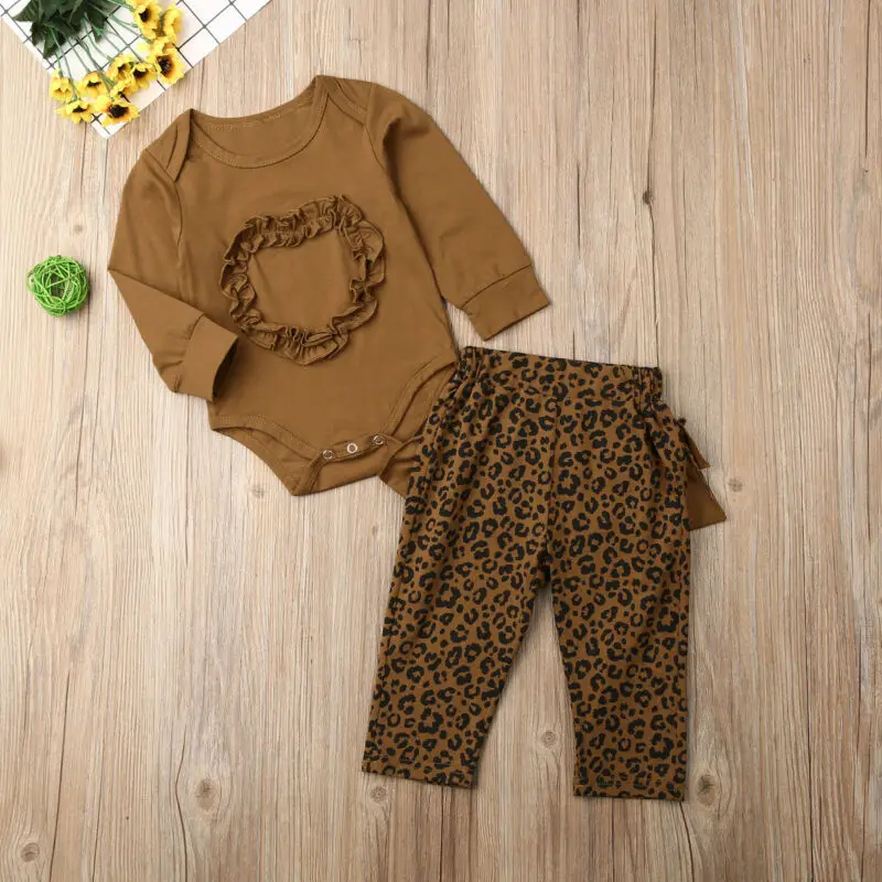 Осенняя одежда из 2 предметов для новорожденных мальчиков и девочек комбинезон с длинными рукавами Топы+ леопардовые леггинсы, штаны одежда для малышей