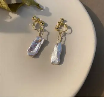 

Baroque natural shaped freshwater pearl-coated gold earrings temperament simple ear hooks without pierced ear clips