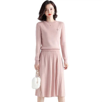

2019 new women's two-piece dress skirt long-sleeved knitted pleated skirt suit