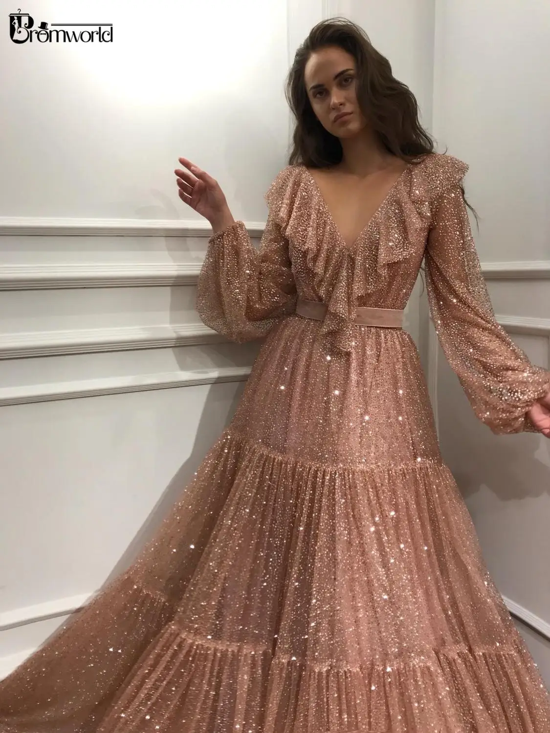 

Dazzling Sequin Arabic Evening Dress 2019 Blush Pink A-Line Long Sleeves Prom Dresses V-Neck Ruffles Sexy Evening Gown