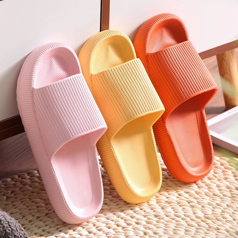 Zapatillas de plataforma gruesa para mujer, sandalias deslizantes de suela blanda EVA para playa, zapatos antideslizantes de baño para interior de pareja, Verano