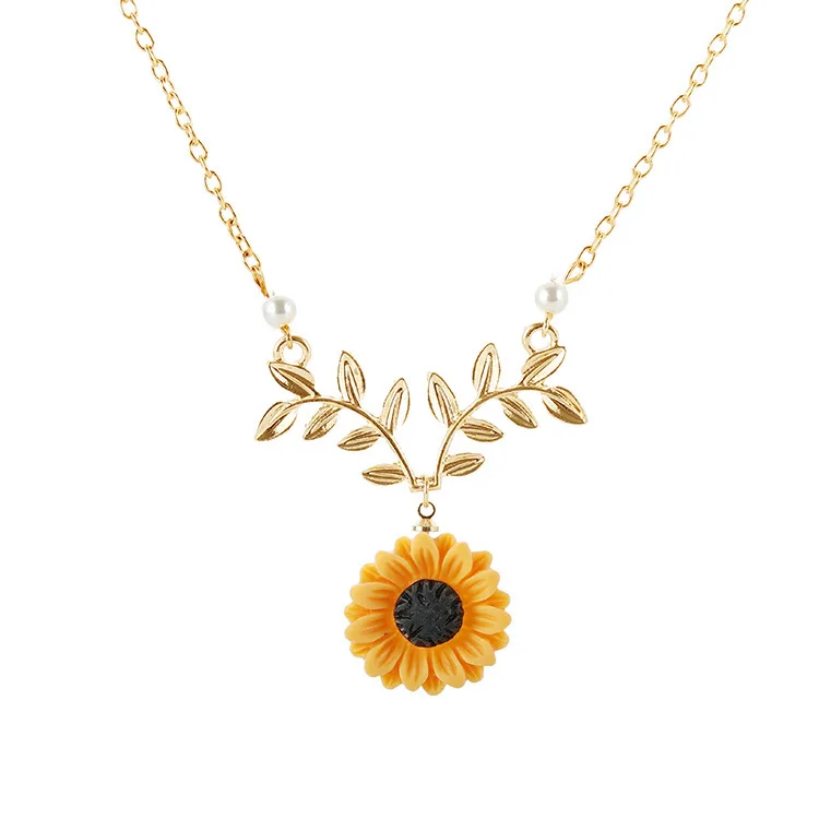 Sweet Sunflower Pearl Leaf Pendat Necklace Resin Daisy Flower Clavicular Chain Fashion Jewelry for Women 