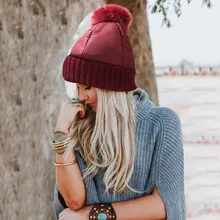 Вязаная шапка женская, однотонный воротник, комплект, толстые теплые наушники, Шапка-бини с плюшевым шаром, gorros Mujer Invierno, зимние шапки для женщин