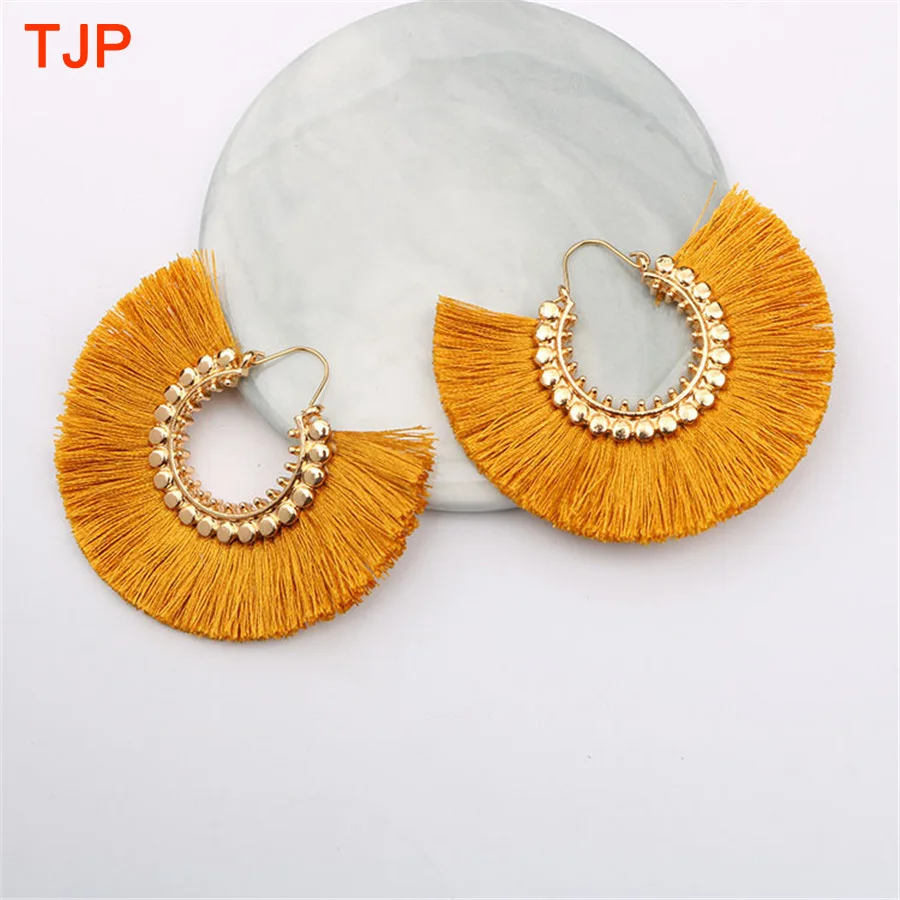 

Ethnic Bohemian Tassel Earrings ZA 2019 New Round Fringes Boho Dangle Drop Statement Earrings for Women Fashion Party Jewelry