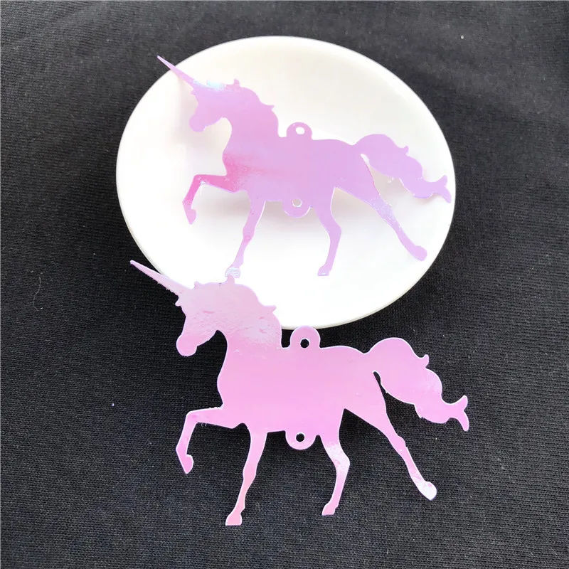 LC/7*4 cm Big Unicorn Coated with Colored Silver PVC Sequins, Double Hole Mustang Shape Bead Pieces Apparel Accessories 24Pieces - Цвет: 2