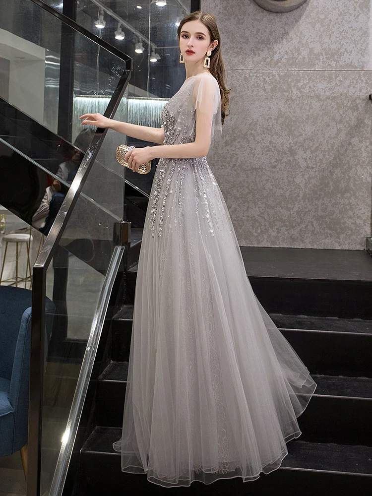 Elegant Gray Evening Dresses with Short Sleeves New Design Beaded Crystals Prom Party Gowns Tulle Floor Length Zipper Back