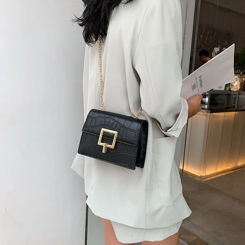 

Women's 2019 new tide and fashion sense Crocodile pattern 100-lap chain single-shoulder oblique small square bag