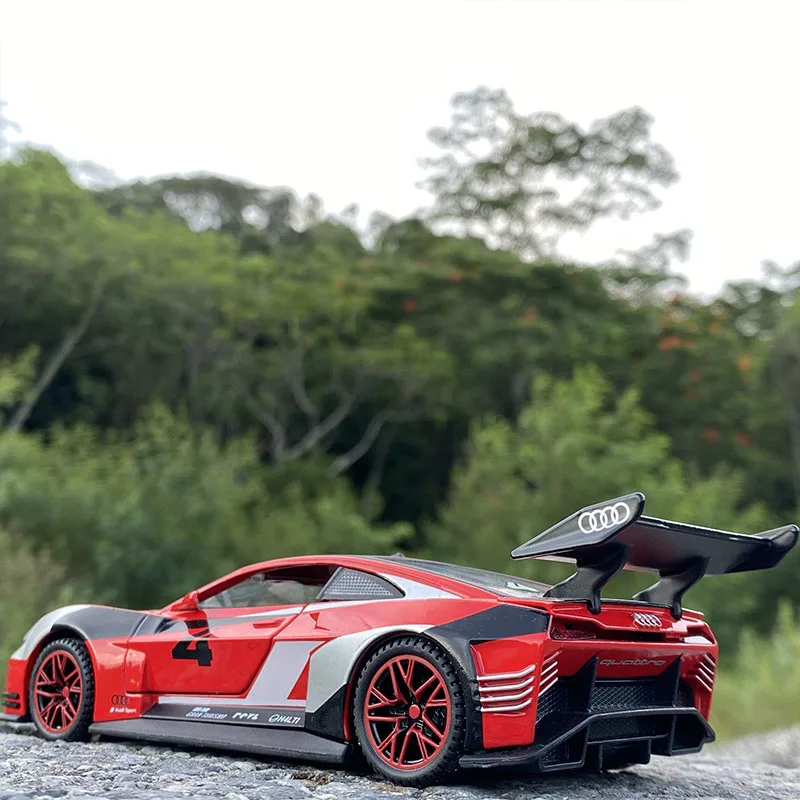 1:32 Audi GT Alloy Sports Racing Car Model Diecast & Toy Vehicle Metal Car Model Sound and Light Simulation Collection Kids Gift 4