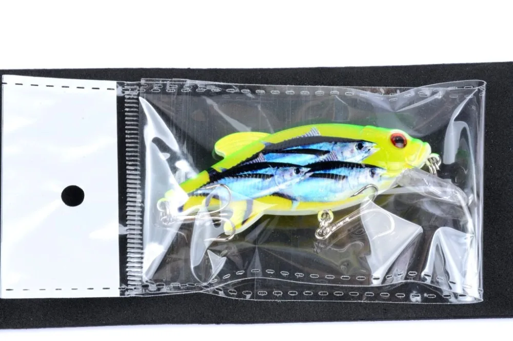 4559743062_2124736776