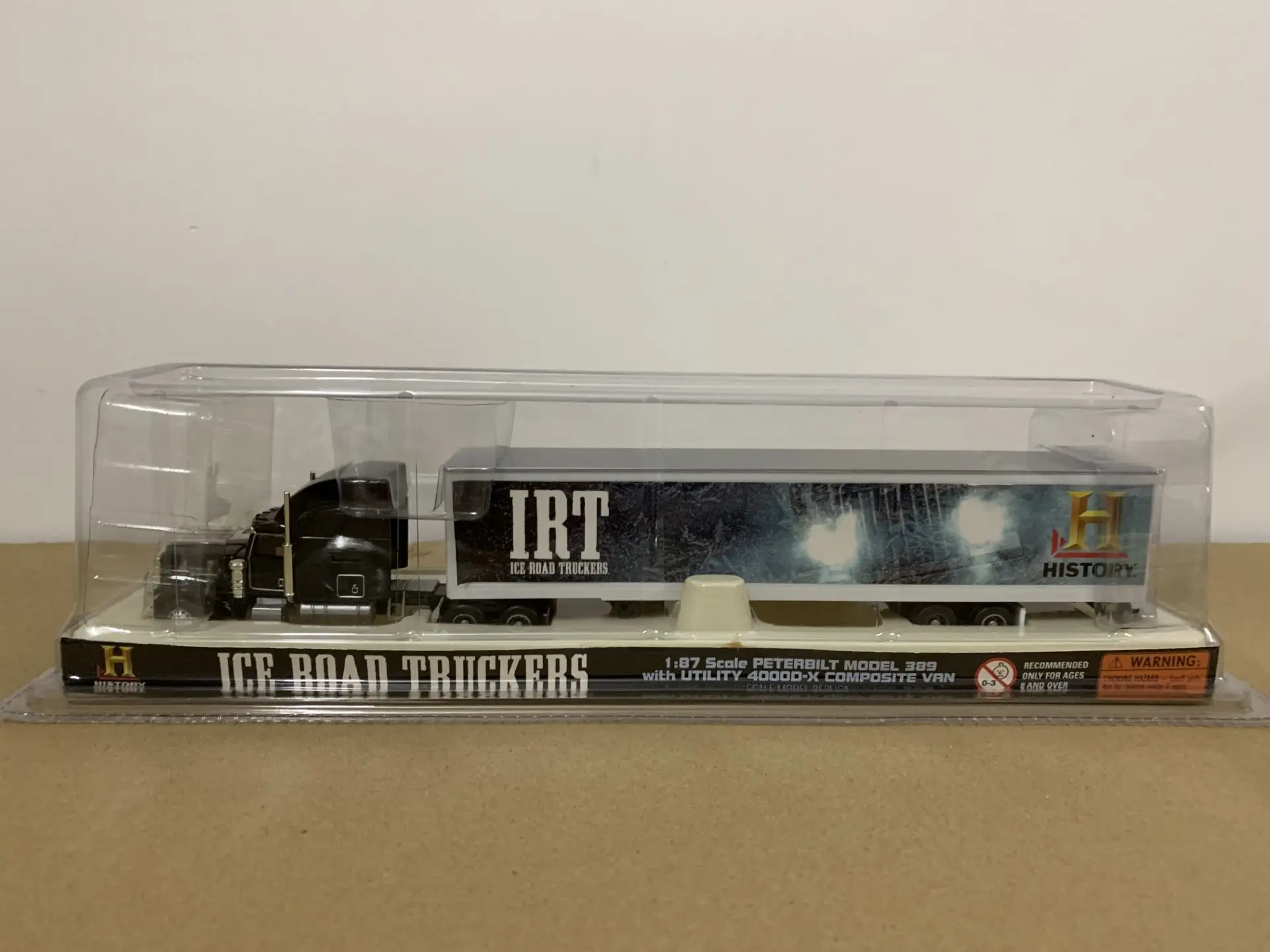 Внедорожник для льда Norscot модель 389 внедорожник 40000 X композитный фургон 1:87