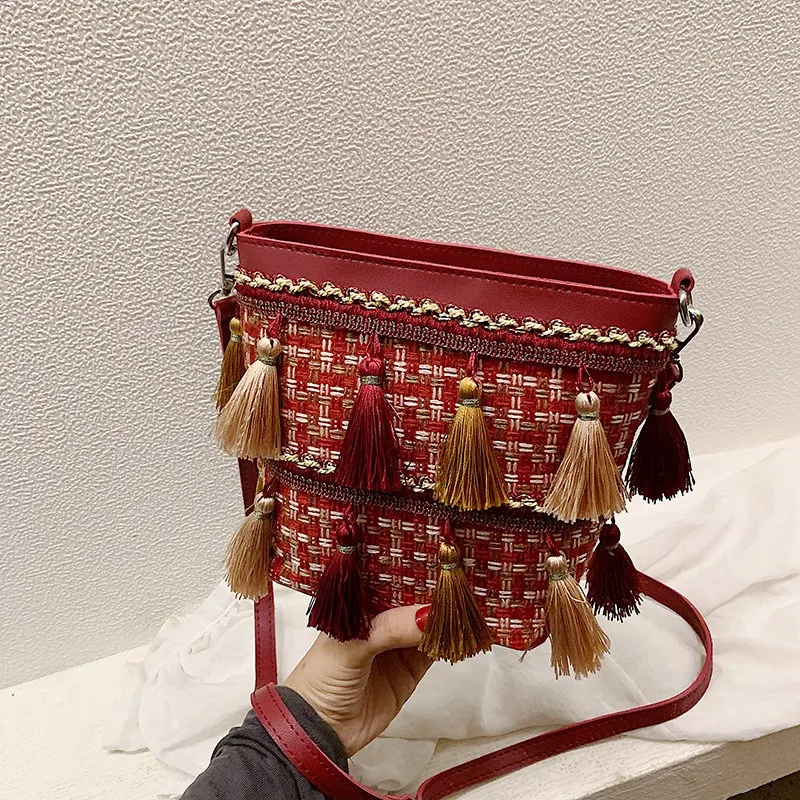 

Ethnic Style Red Tassels Versatile Shoulder Bag Messenger Bag Geometric Pattern Beach Bag