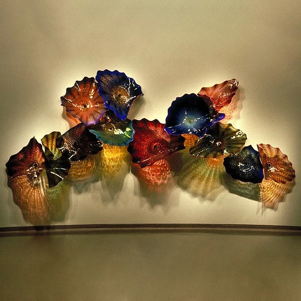 

Classic Mounted Wall Plates Hand Blown Murano Glass Flower Plates for Wall Hanging Art Decor