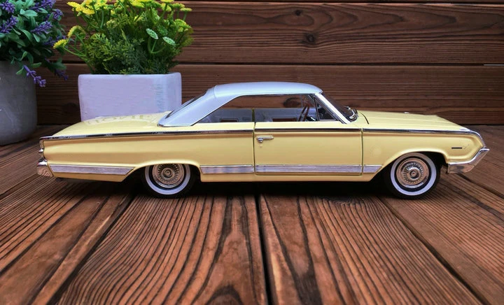 Тонкая 1:18 1958 старая модель автомобиля дверь может быть открытая модель коллекции сплава