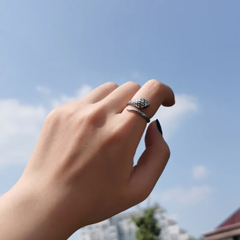 HZ-2019-Vintage-Unique-Snake-Wave-Bend-Cool-Adjustable-Exaggeration-Open-Alloy-Women-Rotate-Rings-for.jpg_640x640