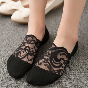 

Three Pairs Of Lace Ship Socks Solid Color Fashion Best Selling Female Shallow Mouth Invisible Socks Ladies Spring Autumn Socks