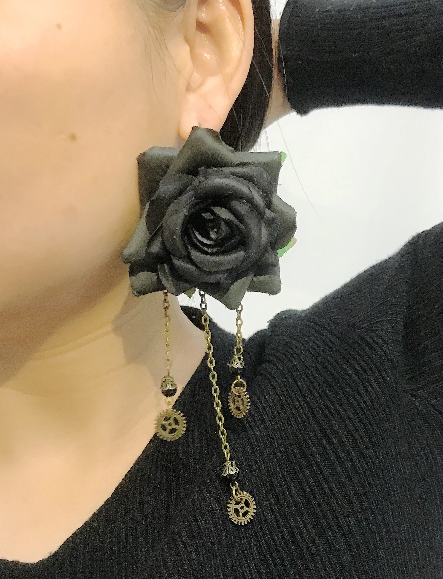 Gothic Dangle Earrings Medieval Retro Vampire Exaggerated Red Rose Gear Pendant Ear Drop Earrings Women Party Costume Jewelry 6