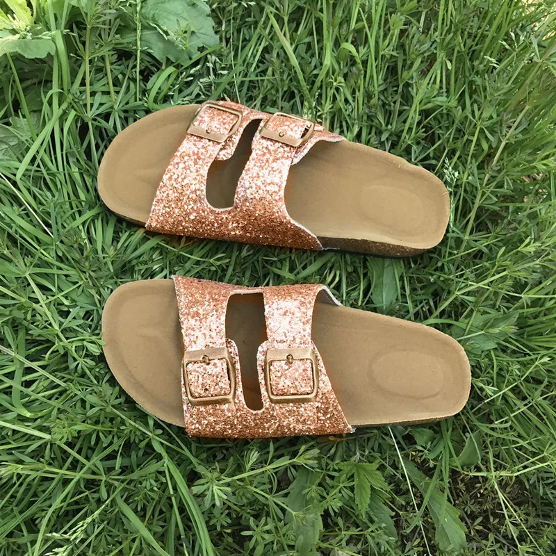 A-Rose-Gold Новые детские тапочки летние пляжные детские пробковые сандалии шикарные Блестки для семьи обувь Леопард босиком на плоской подошве для девочки Тапочки - Цвет: A-Rose-Gold