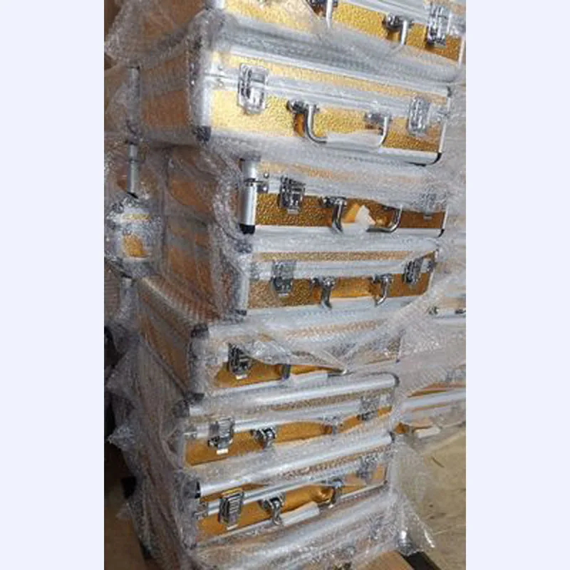 VEVOR Kit di prova pressione idraulica 3 manometri 6 raccordi di prova