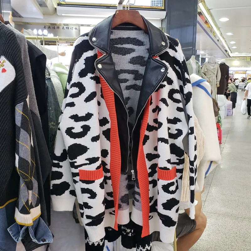 

Европейский осенний Новый Свободный облегающий вязаный кожаный жакет средней длины с леопардовым принтом женский свитер кардиган