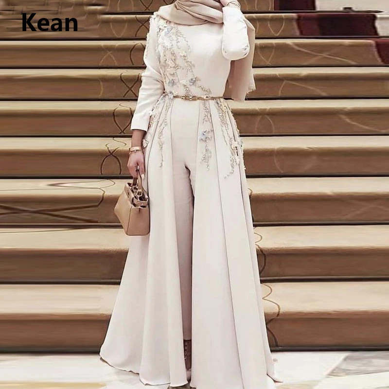 gown scarf