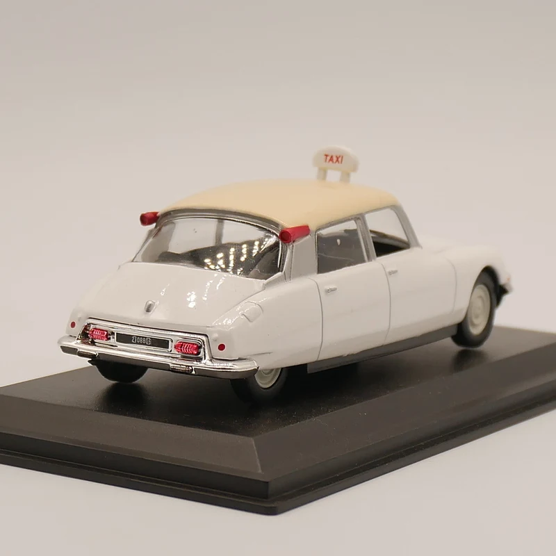 Модель автомобиля Leo 1:43 Citroen ID 19 1968 Paris Taxi коллекционные игрушки из сплава|Наземный