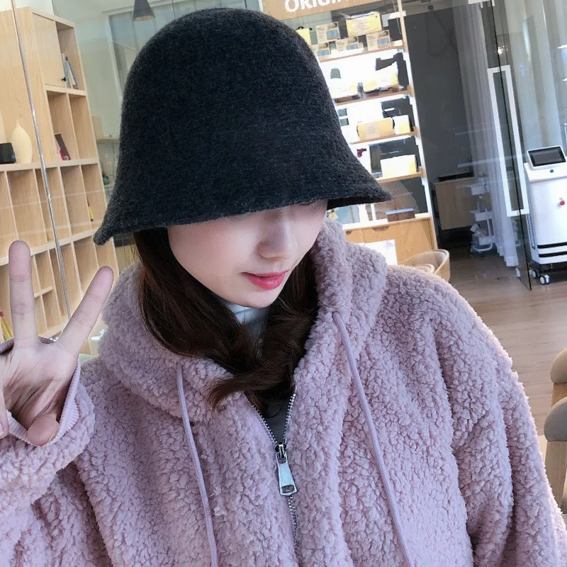 Новая осенняя и зимняя шапка женская вязаная Рыбацкая шапка Корейская новая однотонная дикая шапка японская Повседневная теплая шляпа-ведерко кепки