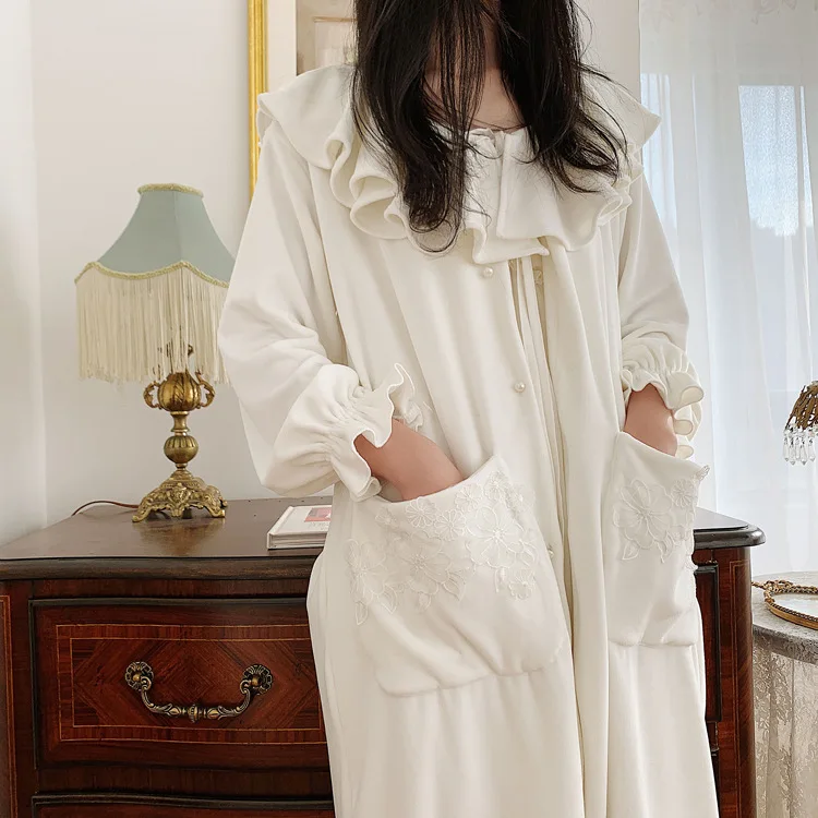 Мягкий теплый женский толстый бархатный халат осень зима винтажная принцесса вышивка большой карман длинный рукав пижамы плюс размер