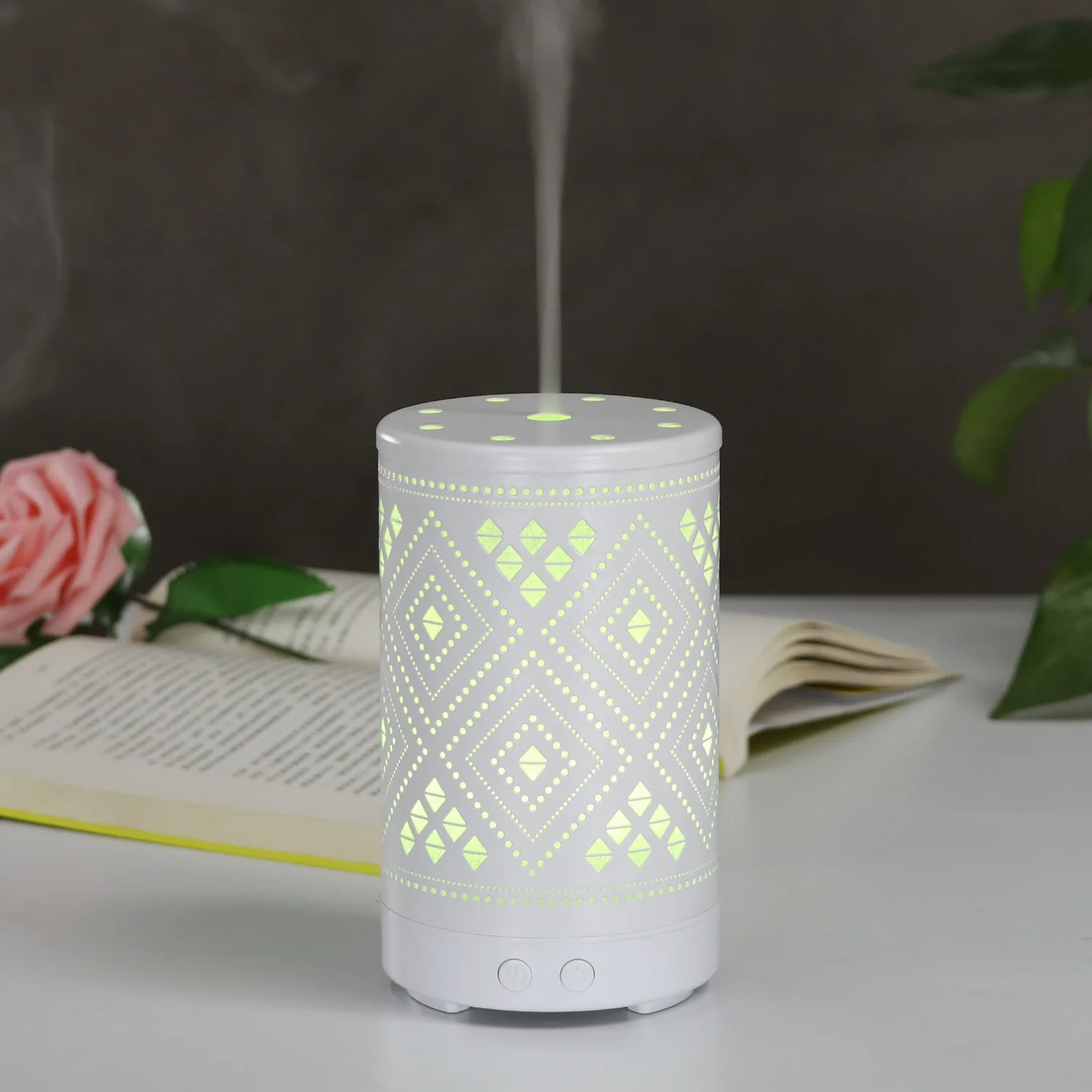 New Products Iron Art Ultrasonic Atomization Expansion Essential Oil Fragrance Lamp Household Hollow out Translucent Aromatherap