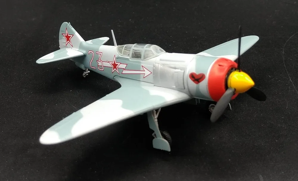 Трубач 1/72 советская война II Ла-7 истребитель 23#36333 Готовая модель продукта