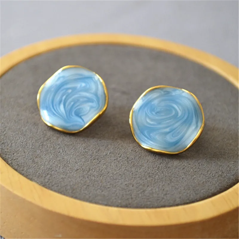 

WT-E643 Women's metal with gold bezel natural gem earrings irregularly vortex textured with lovely little earrings wholesale