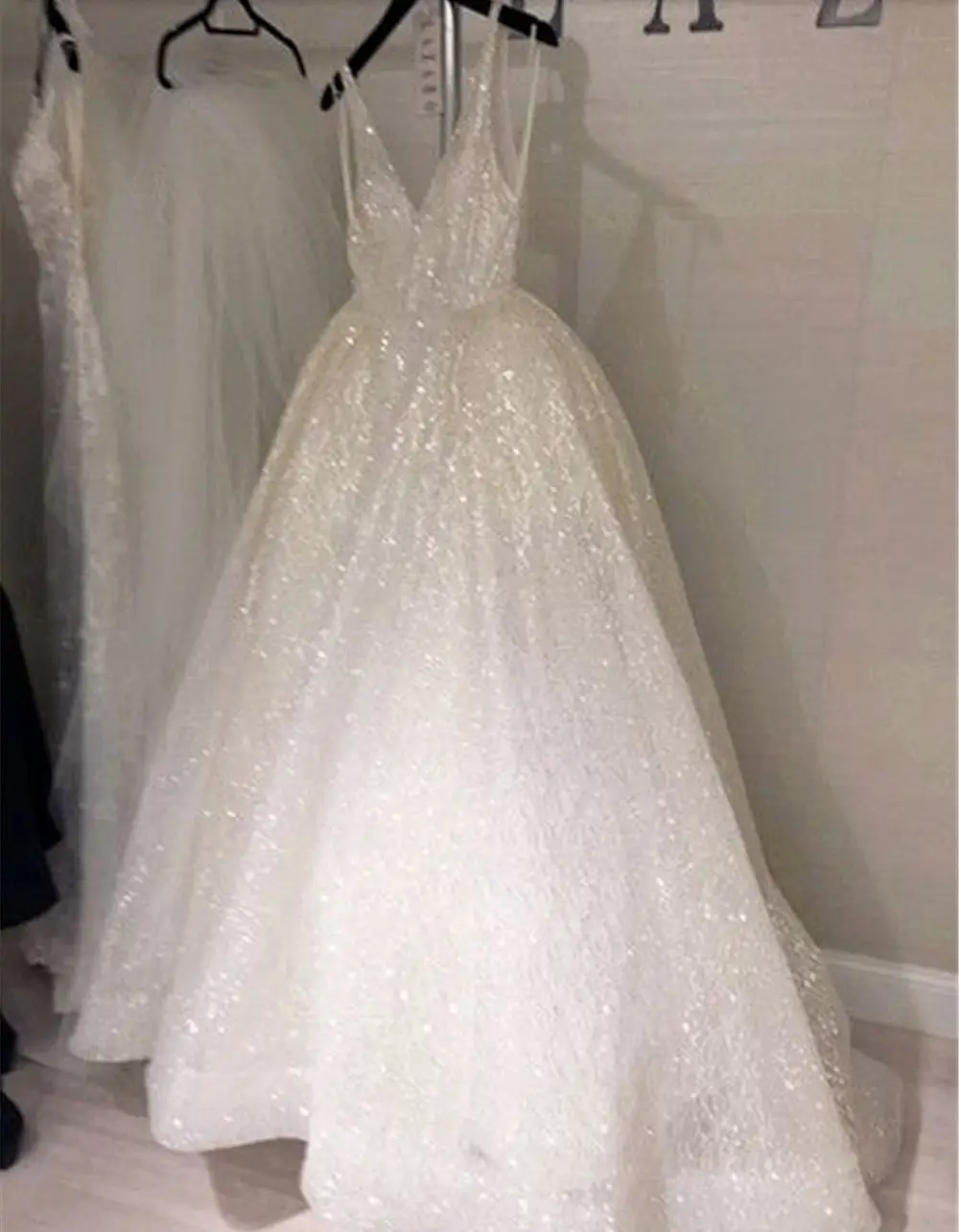 Блестящее платье цвета слоновой кости с блестками 2021 Очаровательные вечерние