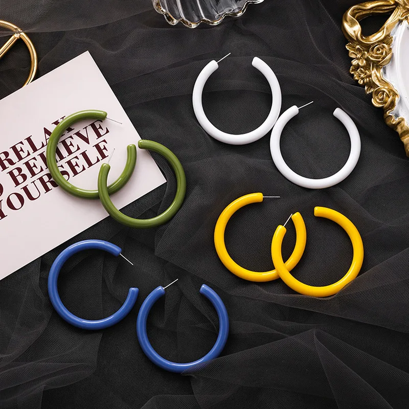 

Korea Style Silver Needle Simple Exaggeration Letter C Color Acrylic Round Hoop Earrings for Girl Women Fashion Accessories