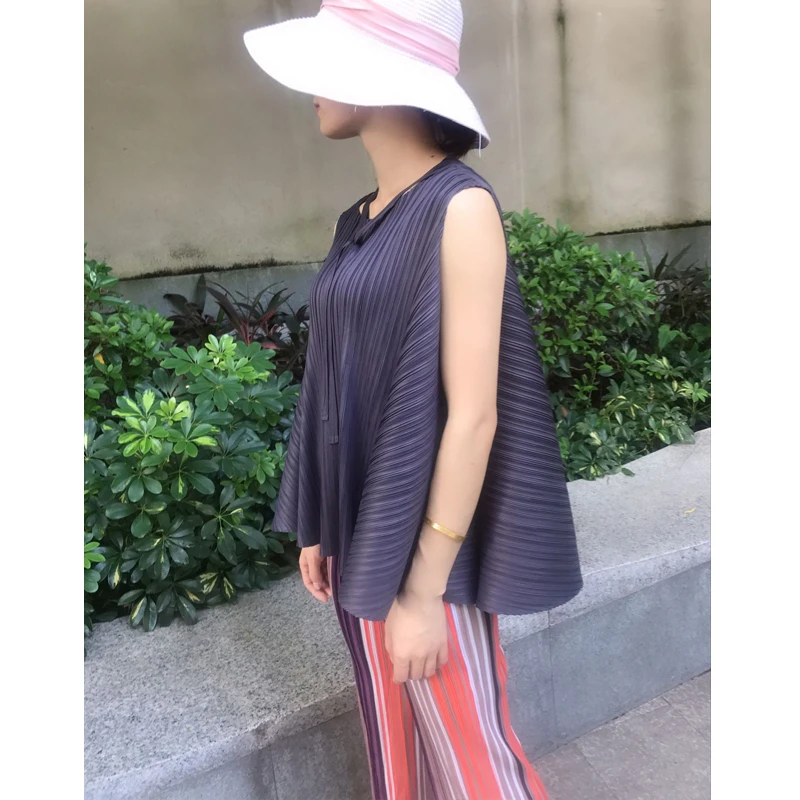 Miyake сплошной цвет без рукавов модные складные свободные Асимметричные футболки с бантом