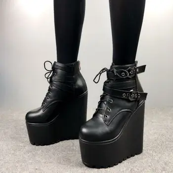 

2020 autumn and winter new Korean version of 16CM wedge heel women's boots are heightened cool short boots Martin boots DJ short