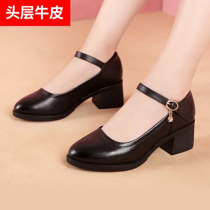 

4cm Low Heel Mom Shoes Large Size 43 Code Shoes Middle-aged Semi-high Heeled Chunky-Heel Model Cheongsam Catwalks Shoes Women's