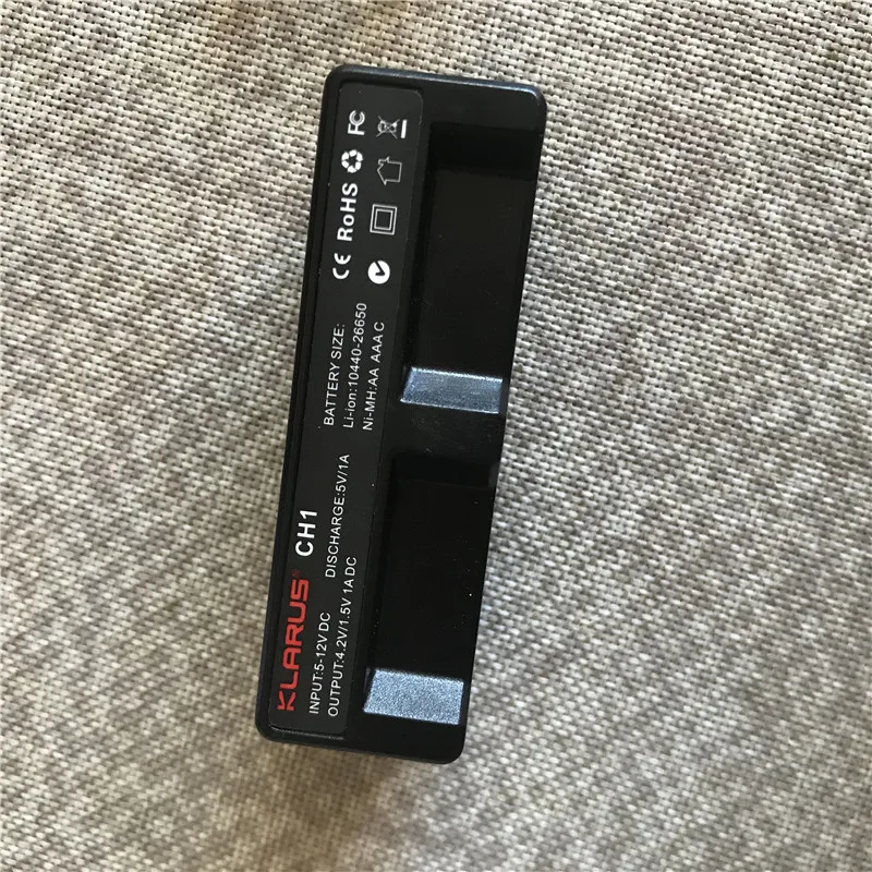 

Klarus CH1 1 Slot 5V 1A NiMH NiCd Lithium Battery Charger LED Function Indicator Power Bank Chargers