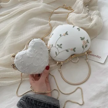 

New Cute Love Crossbody Lace Embroidery Heart Shape Shoulder Bag Lover Chain Female Bag Versatile Funny Bag Bolsa Feminina