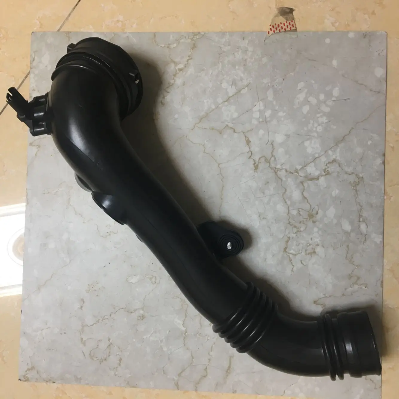 

Air Intake Hose Intercooler Hose to Throttle Housing for 2011 BMW E82 135i 335i E90 13717599294 with sensor