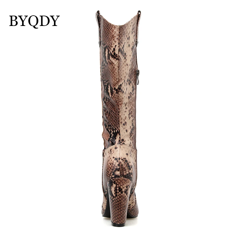 BYQDY/женские сапоги до колена со змеиным принтом; ковбойские сапоги на высоком толстом каблуке; длинные зимние женские сапоги до бедра из лакированной кожи