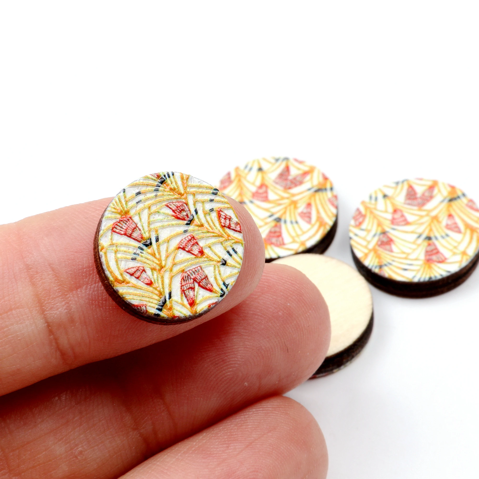 

Unique 3D Flower Embossed 16mm Round Coloured Drawing pattern Laser Cut wood Cabochon DIY for Rings, Earring,Brooch,Necklace