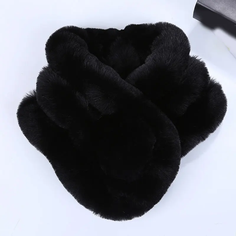 Plush Fur Accessory Women's Faux Fur Collar Scarf - Plush Winter Neck Warmer In Multiple Colors, 22.4x3.7 Inches Women's Winter Neck Warmer - Foto 4