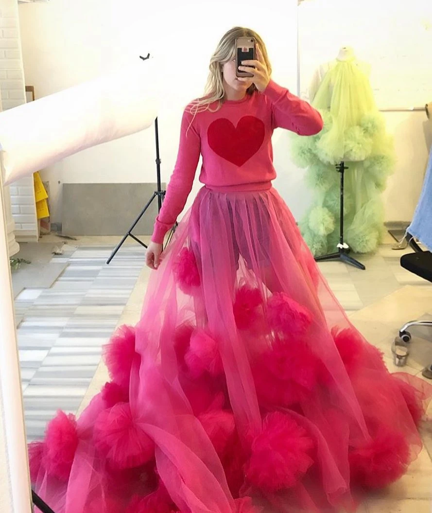 

Fashion Red See Through Tulle Woman Skirt Long 3D Ball-Flowers Chic Maxi Tutu Skirts for Photo Shoots Unique Prom Party Wear