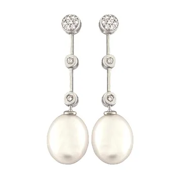

Earrings in sterling silver 925MLS with freshwater cultured pearls 9,5mm and crimping in zircons. Closure presure.