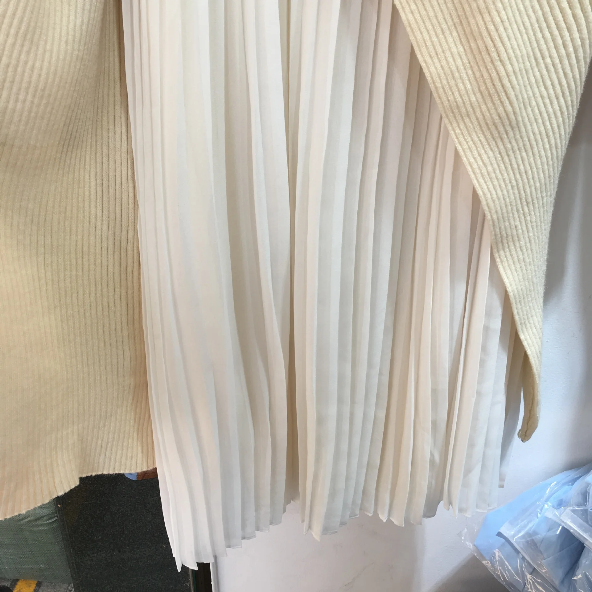 Autumn New Style Korean-style Solid Color Elegant Crew Neck Long Sleeve Irregular Sweater Pleated Dress Two-Piece Set