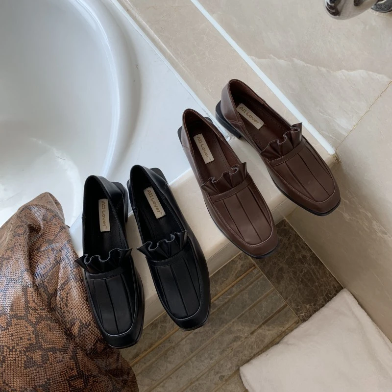 loafers with small heel
