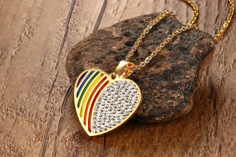 Baratos FXM HBB20 collar de acero inoxidable venta caliente mujeres solteras populares 30mm forma de corazón arcoíris 3 color regalo de amante joyería de las mujeres