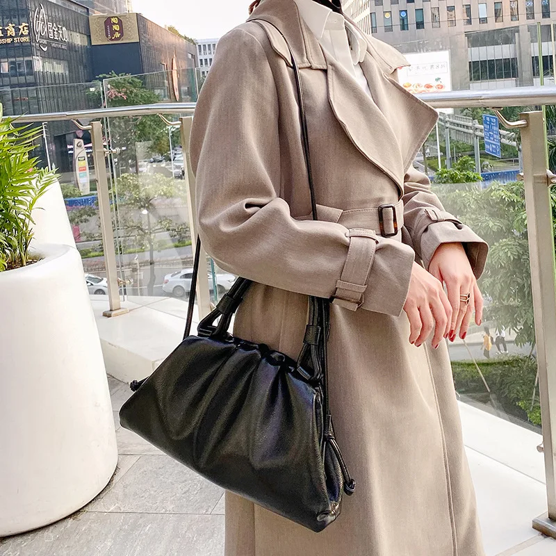 

2020 Spring And Summer Korean-style New Style Retro Hand Cloud Dumplings Bag Shoulder Oblique Bag