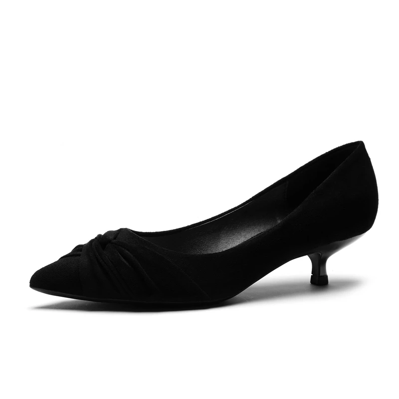 Свадебные туфли; Новинка года; женские красные вечерние туфли-лодочки на низком каблуке; однотонные плиссированные туфли с острым носком без застежки; подарок для дам; Элегантная модная обувь - Цвет: Черный
